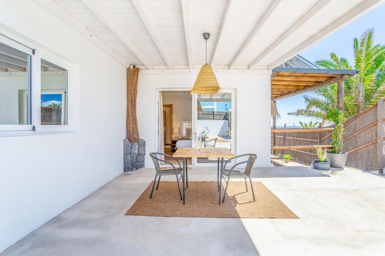 Boutique Beach Villa By Lanzarote Retreats - Private Pool - 1 Min Walk To Sea Pool Charco del Palo Eksteriør billede