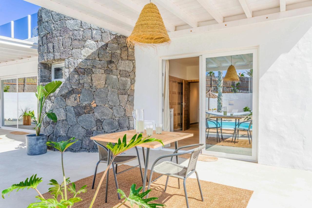 Boutique Beach Villa By Lanzarote Retreats - Private Pool - 1 Min Walk To Sea Pool Charco del Palo Eksteriør billede